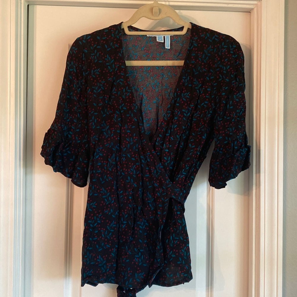 Draper James winterberry black printed wrap top